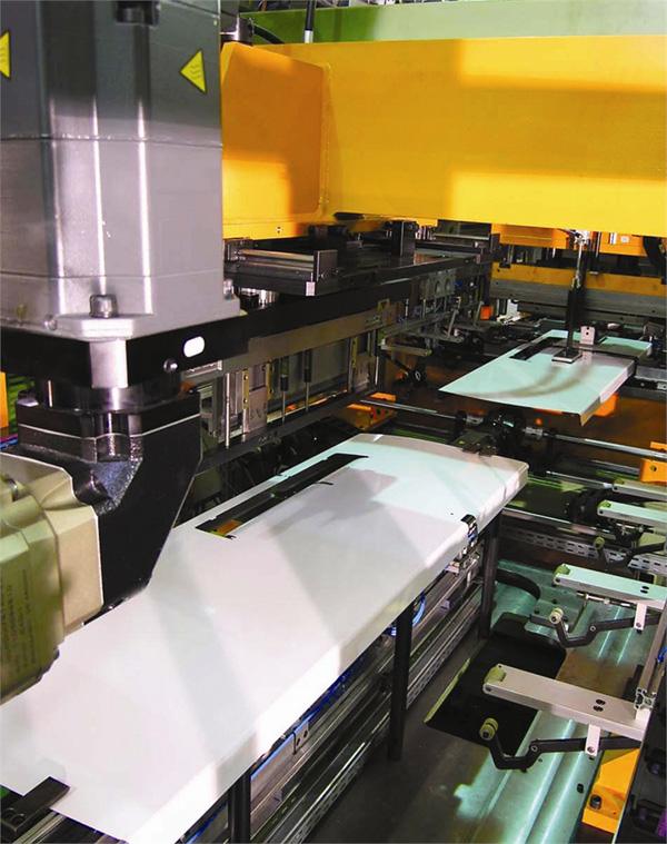 Líneas automáticas para la fabricación de componentes de electrodomésticos y mobiliario metálico Líneas de fabricación de piezas de mobiliario metálico